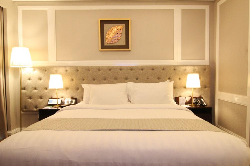 Best Western Premier Panbil Batam Exterior foto