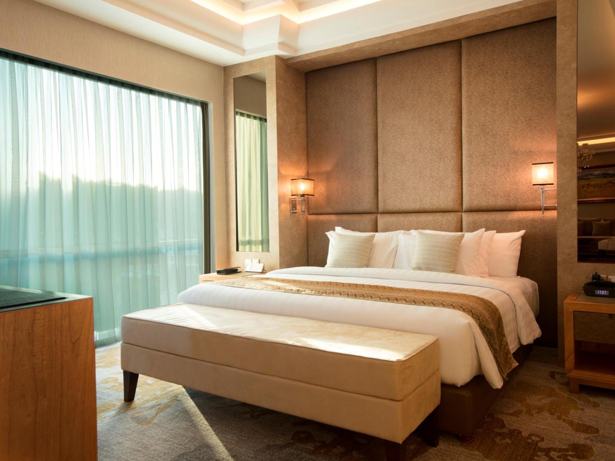 Best Western Premier Panbil Batam Exterior foto