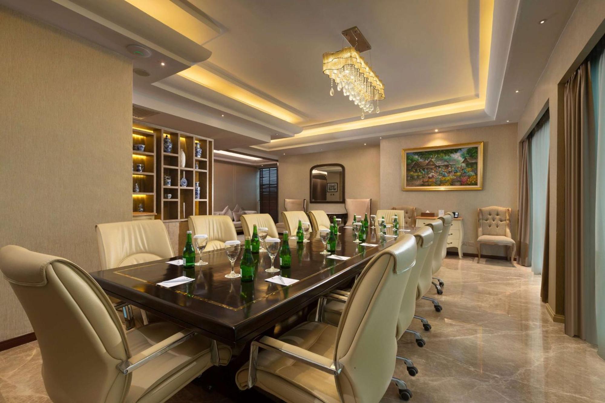 Best Western Premier Panbil Batam Exterior foto
