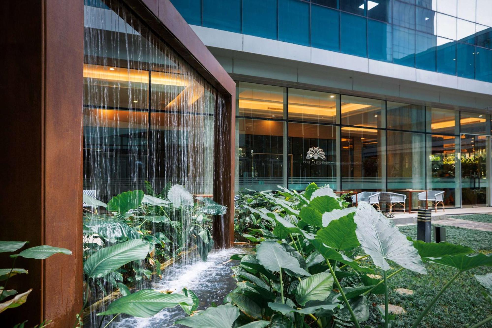 Best Western Premier Panbil Batam Exterior foto